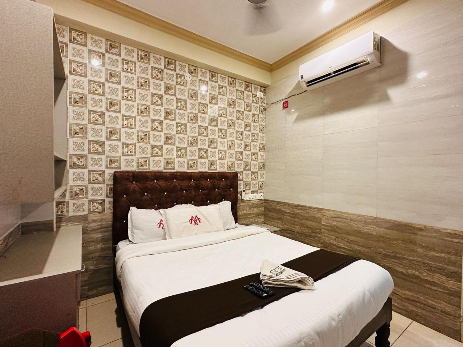 Marina Palace Chennai Exterior foto